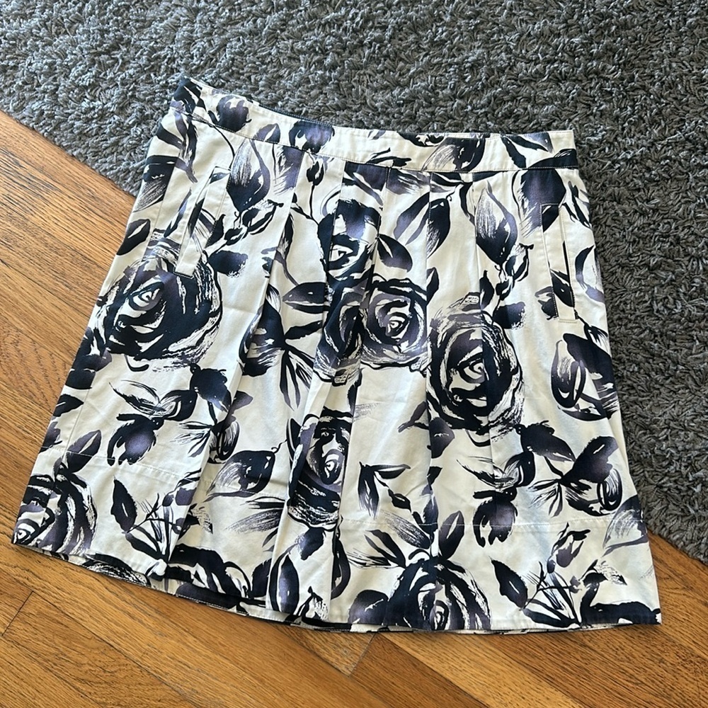 Cabi Rose Print Floral Printed Skirt Style #465  Beige Black Purple 12